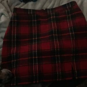 size medium, it’s brand new never worn